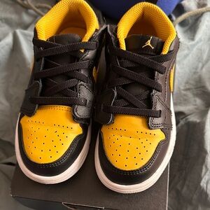 Jordan Kids' Black and Yellow Sneakers